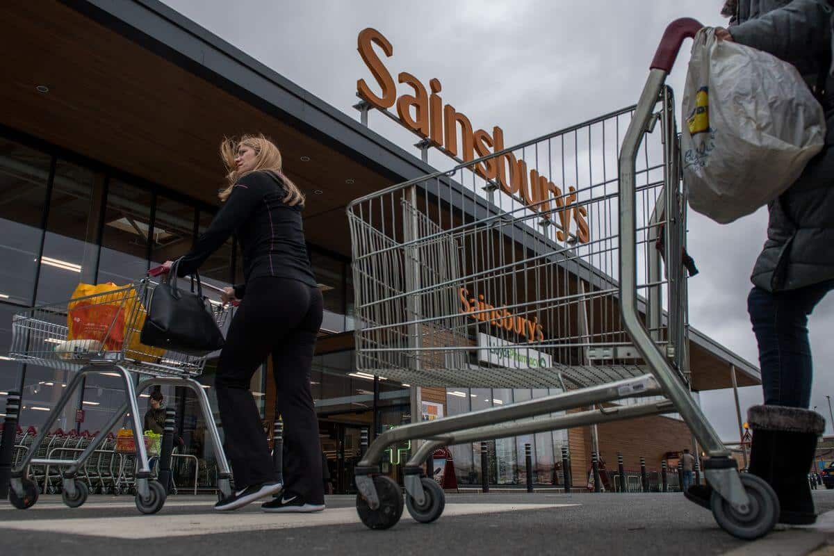  Brexit Worries Force British Supermarkets to Stockpile