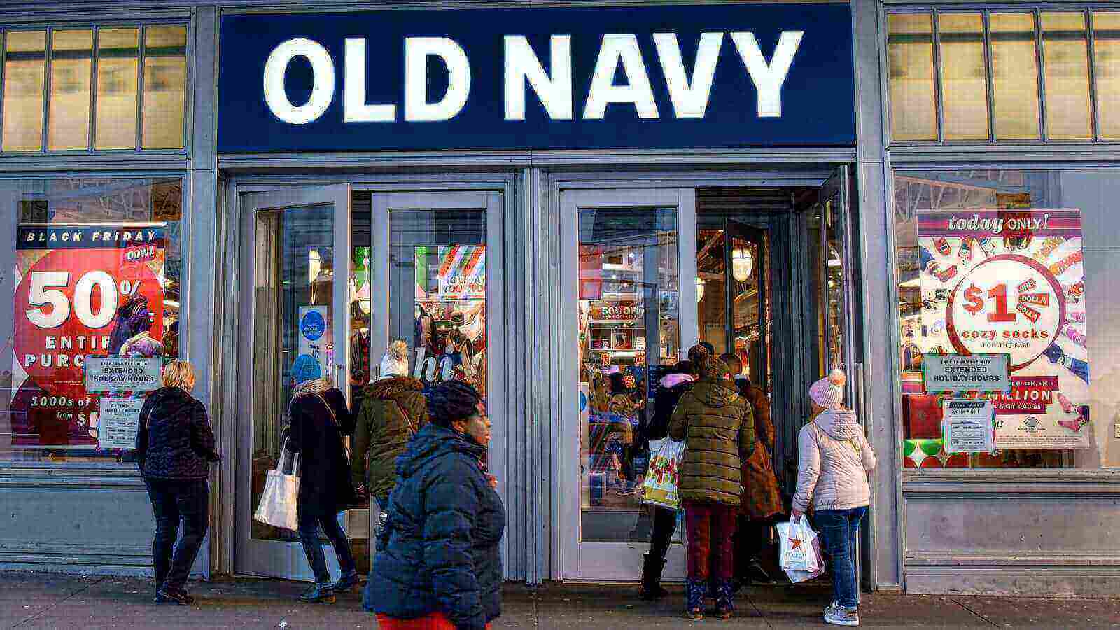  Gap To Separate From Old Navy And Shut Down Stores