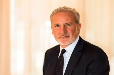Peter Schiff Wants CZ to Debate Bitcoin vs. Tokenized Gold