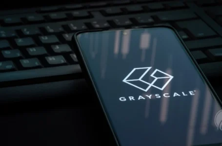 Grayscale Celebrates GDLC Launch by Ringing NASDAQ Bell